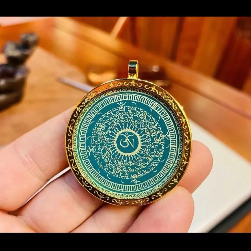 綠度母的寓意和象徵綠度母是藏傳佛教中備受尊崇的女神形象，其寓意和象徵意義豐富而深遠。以下是綠度母的主